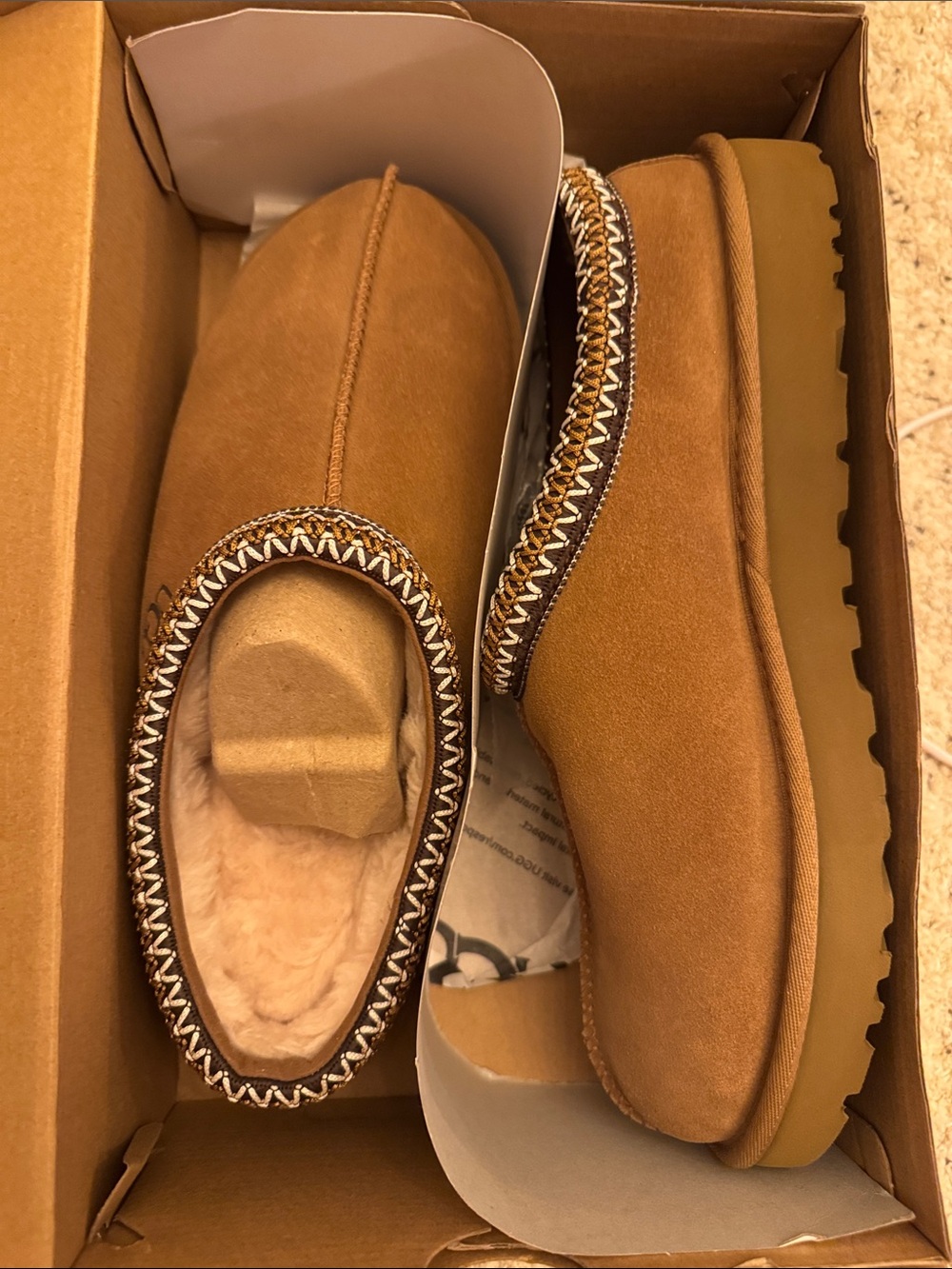 Ugg women’s size 12 men’s size 10 unisex, no box , new
